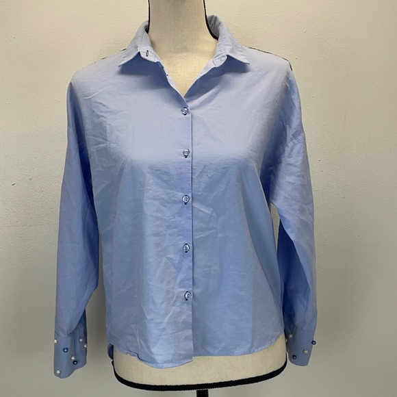 ⭐️🌸zara velvet stripe pearl sleeve button up shirt - Picture 1 of 10